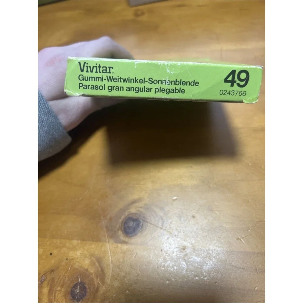 Vivitar super wide angle collapsible lens hood. 49mm thread. New